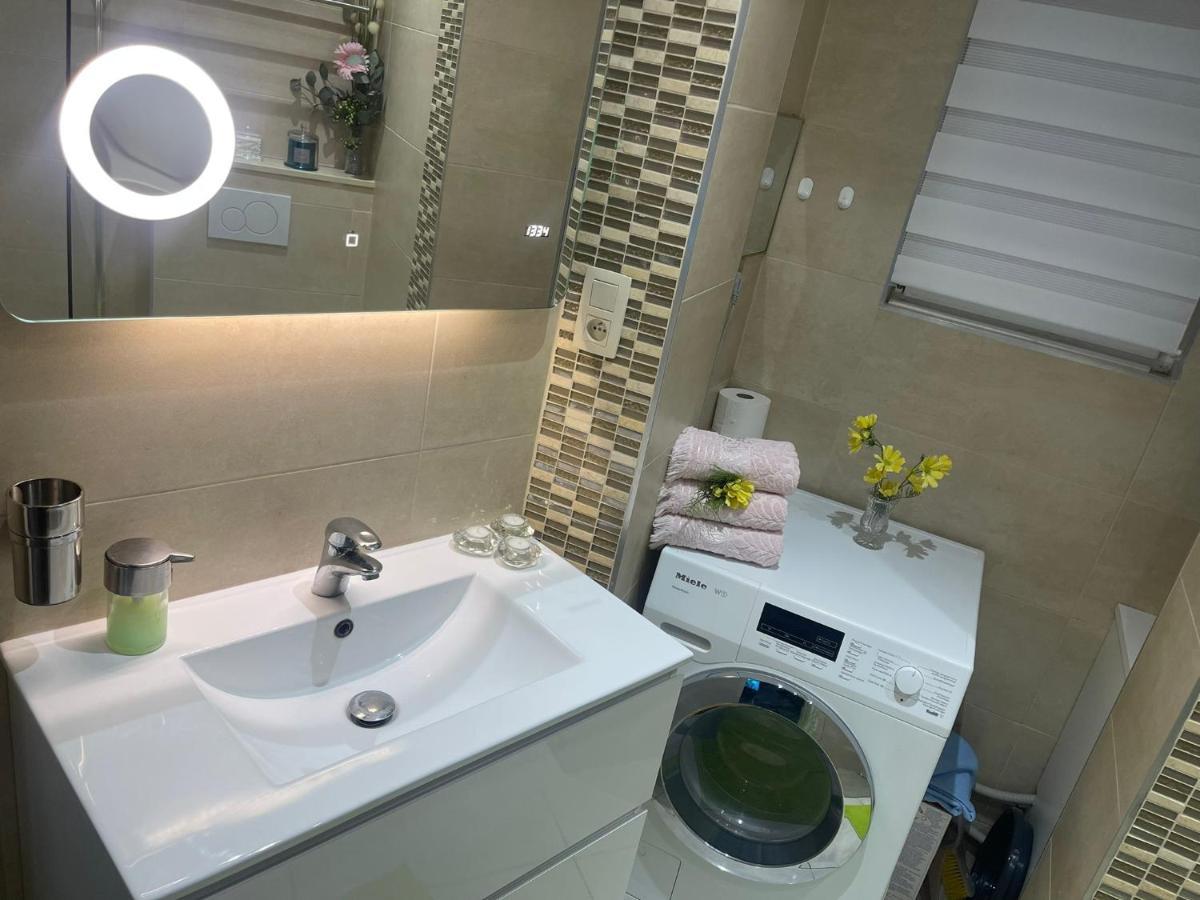 Appartement Centre Zaza บรัสเซลส์ ภายนอก รูปภาพ